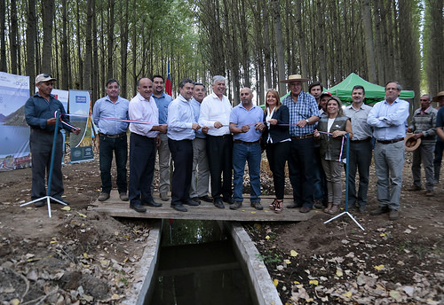 Inauguración del revestimiento del Canal Retiro derivado Progreso